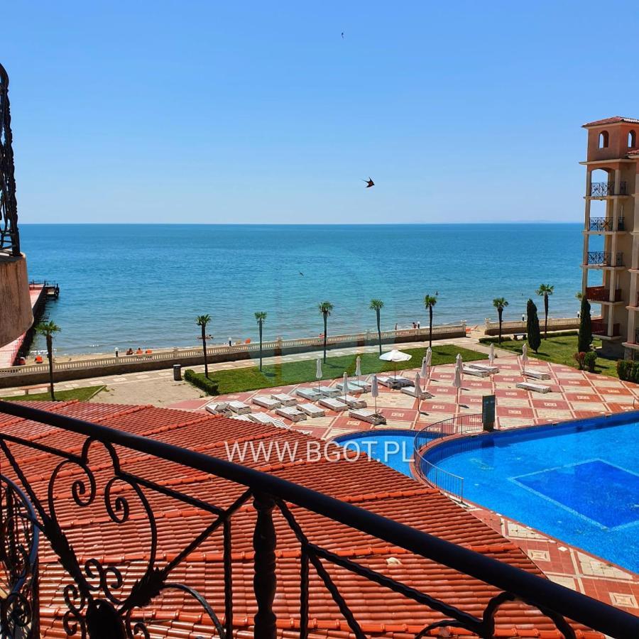 Andalucia Beach - Sea Viev Apartments النايت المظهر الخارجي الصورة