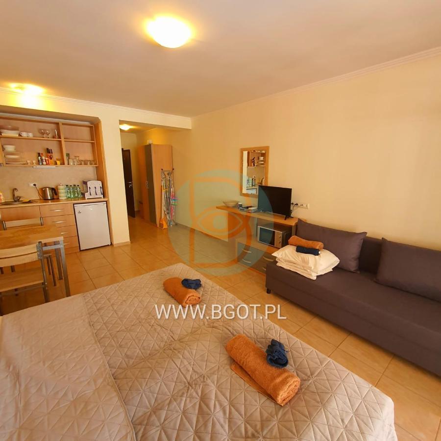Andalucia Beach - Sea Viev Apartments النايت المظهر الخارجي الصورة